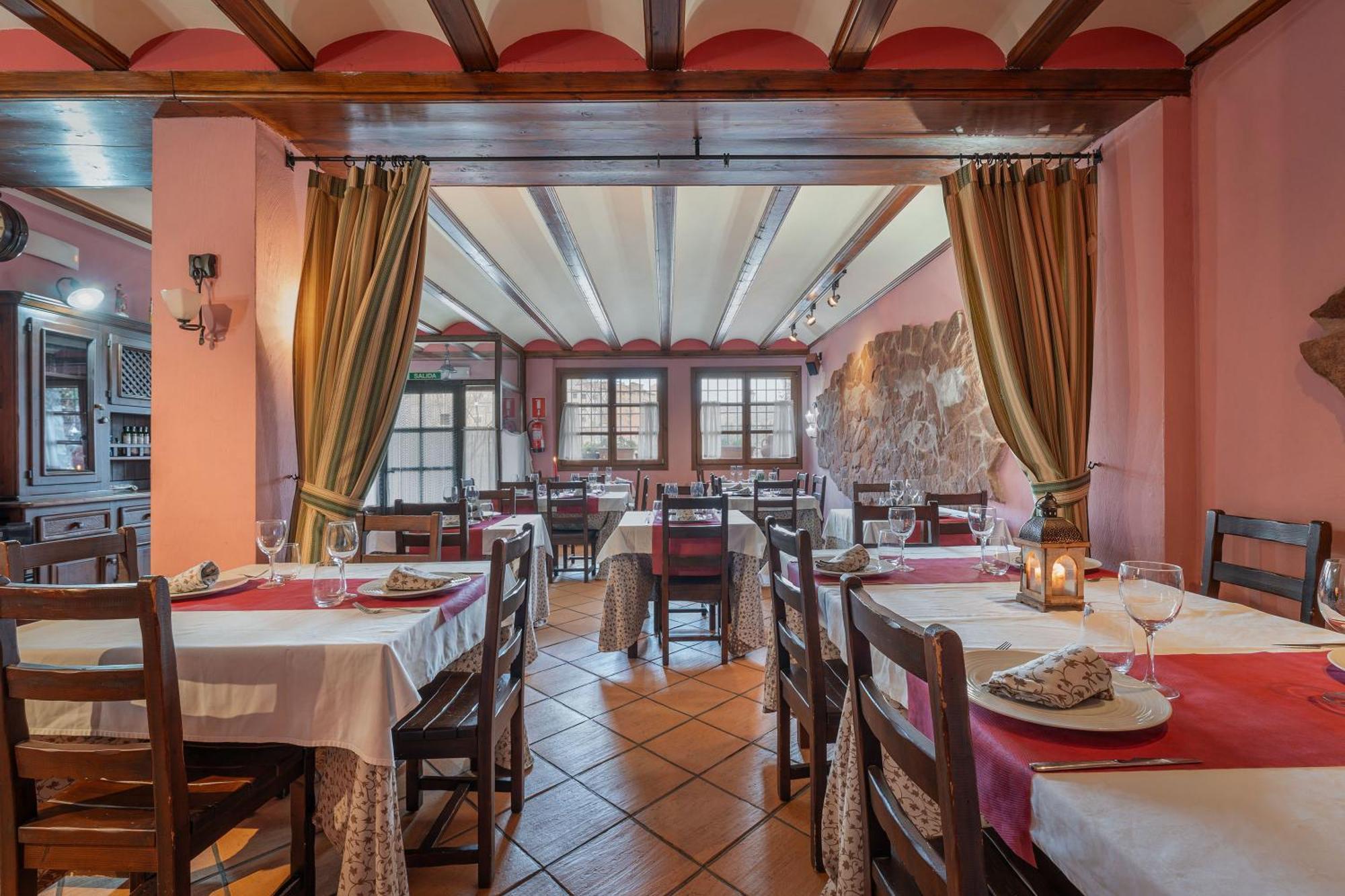 Hotel - Restaurante Prado Del Navazo อัลบาร์ราซิน ภายนอก รูปภาพ