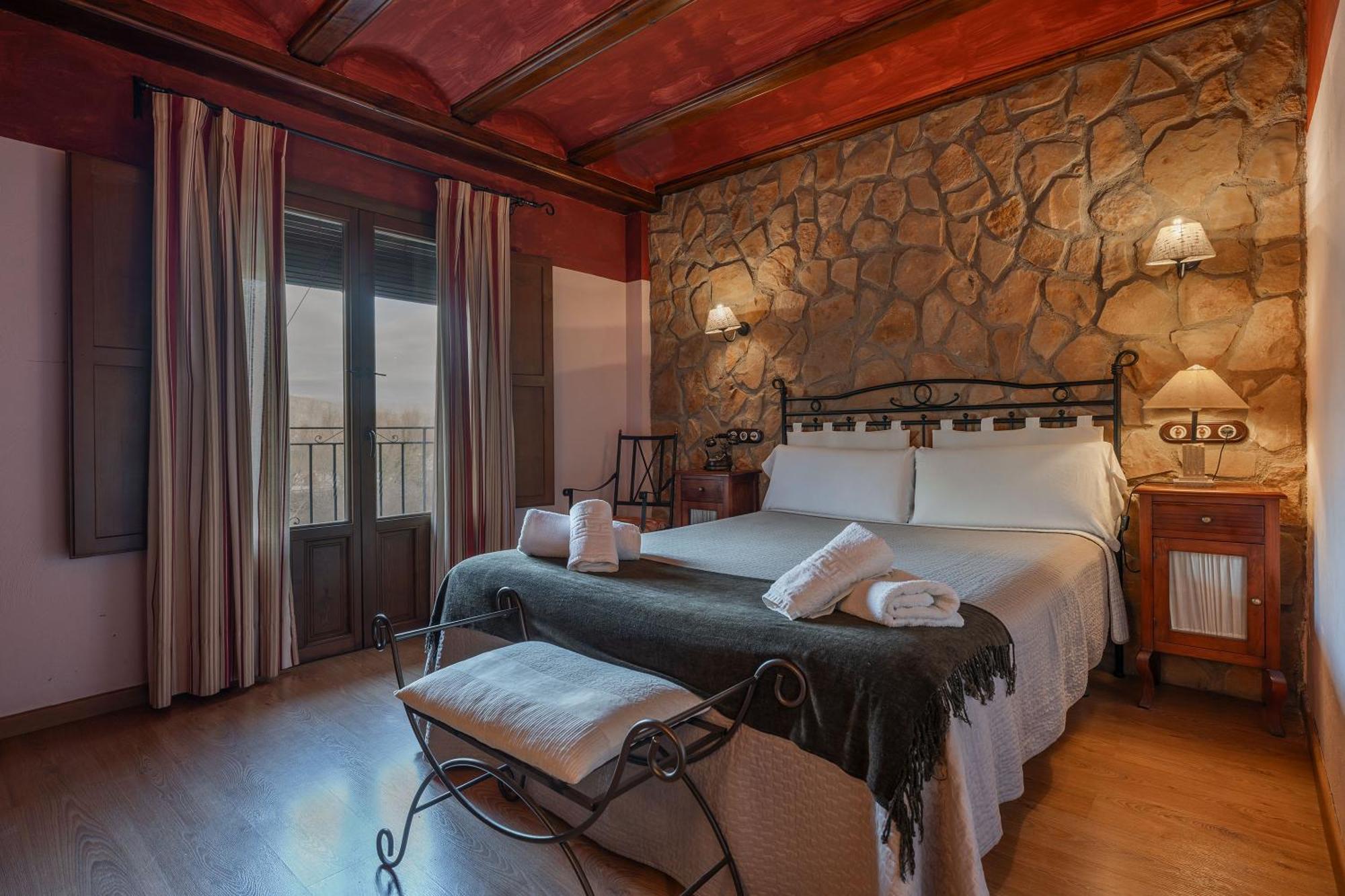 Hotel - Restaurante Prado Del Navazo อัลบาร์ราซิน ภายนอก รูปภาพ